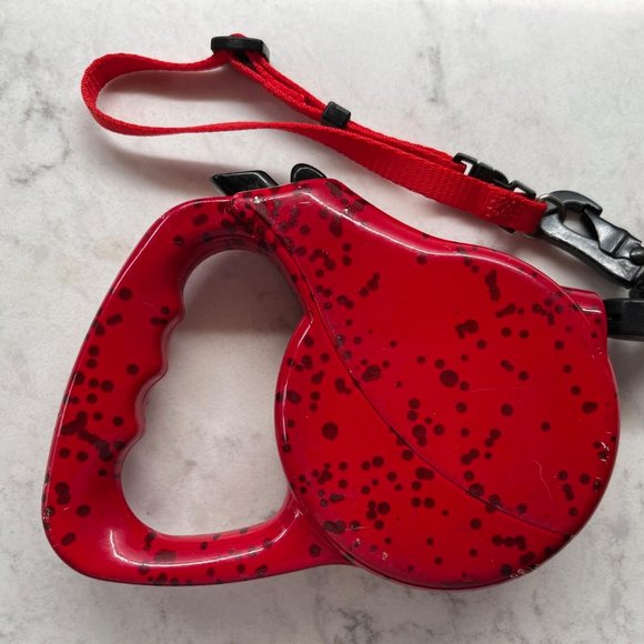 Retractable leash, 14’ long - Picture 2 of 3